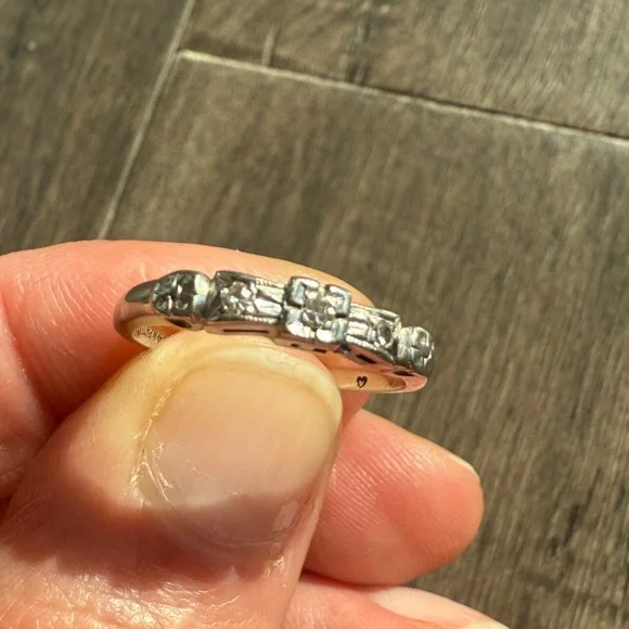 Vintage 1920s to 1930s wedding band Art deco - Picture 2 of 4